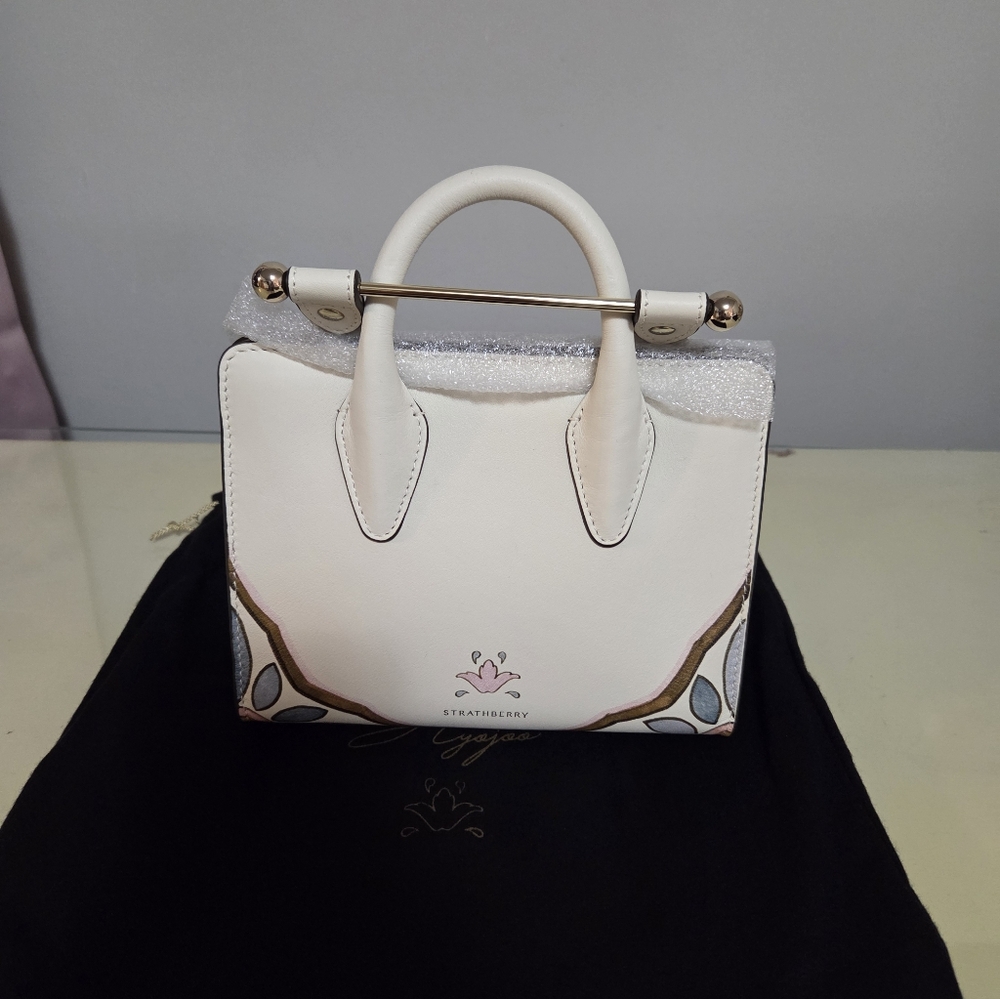 STRATHBERRY X HYOJOO NANO TOTE - VANILLA  LIMITED EDITION